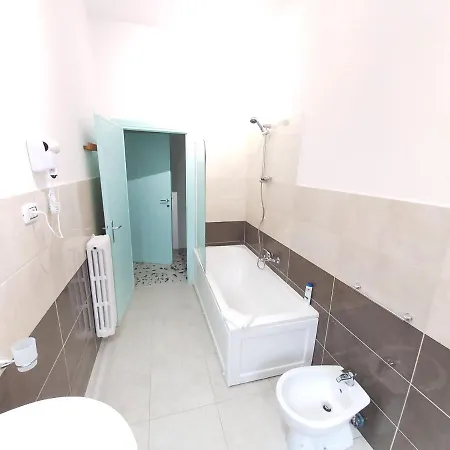 Bed A Cavour בית הארחה