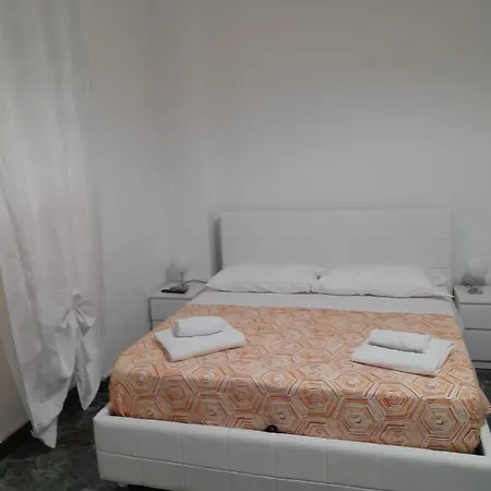 Bed A Cavour 3* Geata