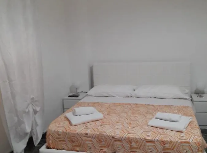 Bed A Cavour 3* 加埃塔