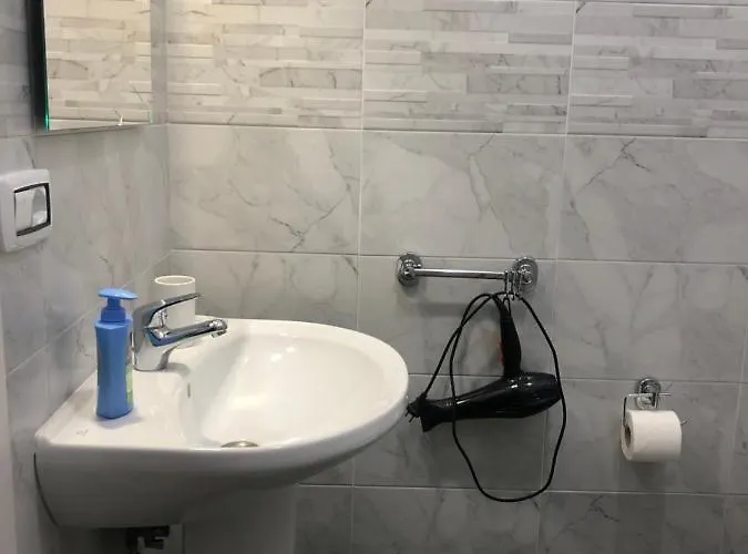 Bed A Cavour 招待所 3*